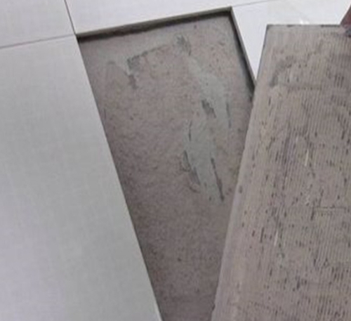 临漳瓷砖空鼓维修公司分享瓷砖铺贴时如果打浆（即涂抹在瓷砖背面和基层上的砂浆或瓷砖胶）过少，会带来以下问题